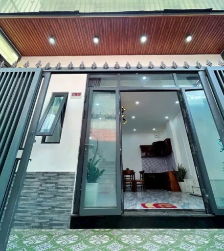 Bán Nhà Lầu Đúc Kiên Cố Hẻm 107/68 Hoàng Văn Thụ (2 phòng ngủ + 2 wc)