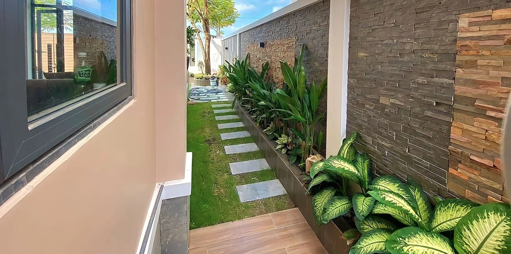 Nhà và đất trong nội ô tp Cà Mau rộng 300m2.