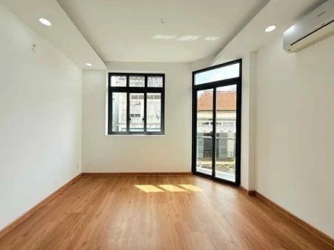 Bình Thạnh-NHÀ MỚI - NGANG 4M - 5 TẦNG BTCT - 3PN - 4WC - SHR - Chính Chủ