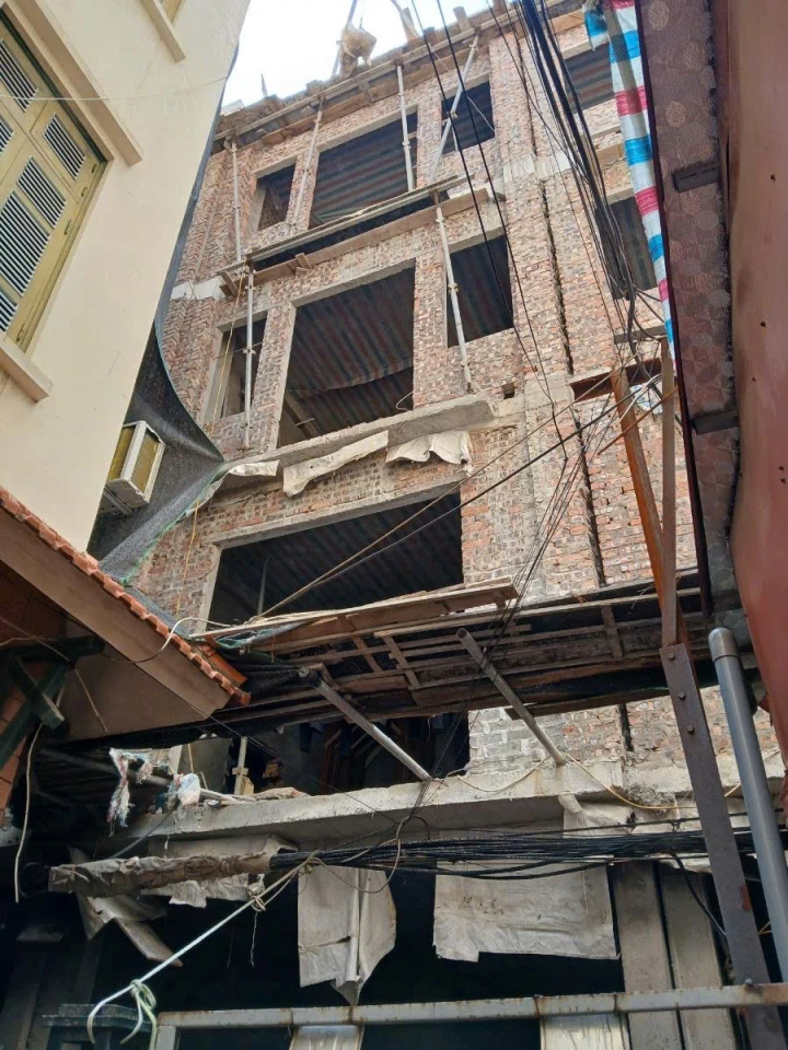 SIÊU PHẨM NHÀ MỚI TÂY HỒ
MỚI TINH 5 TẦNG THANG MÁY - NGÕ THÔNG - 8 PHÒNG KHÉP KÍN - CÁCH Ô TÔ 5M