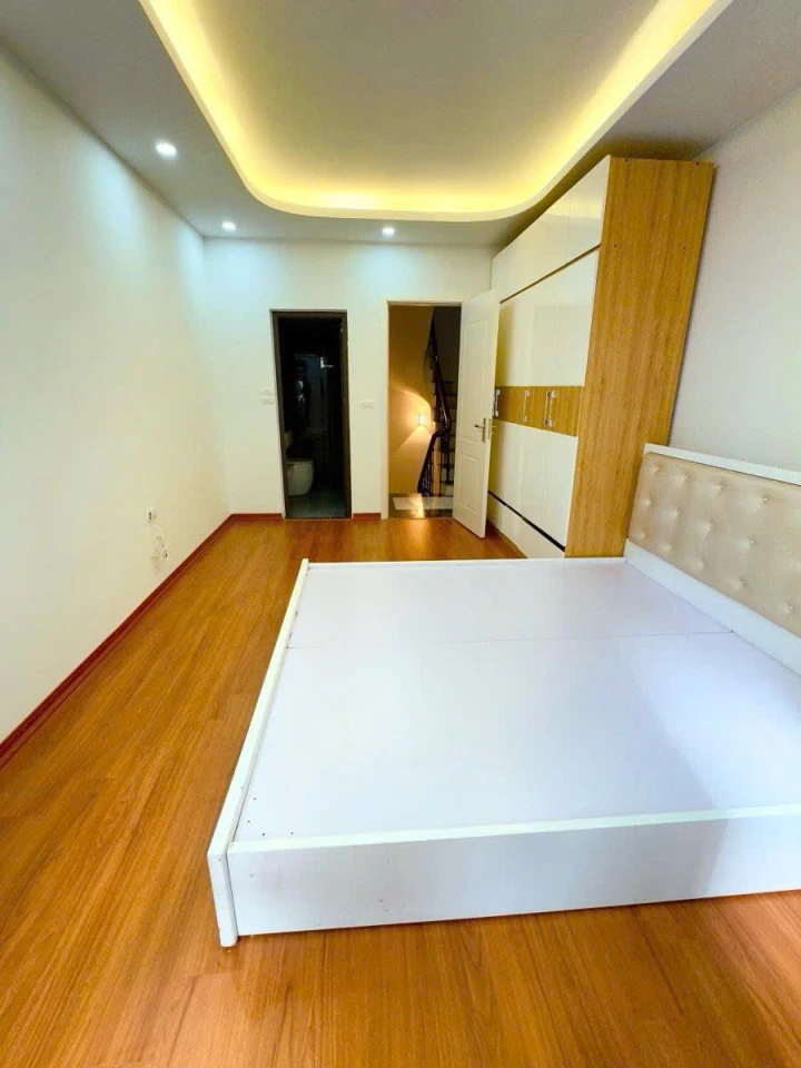 ĐẸP NHẤT NGÕ GIÁP BÁT - HOÀNG MAI - VỊ TRÍ ĐỈNH CHÓP -20M RA OTO TRÁNH 40M RA MẶT PHỐ GIẢI PHÓNG