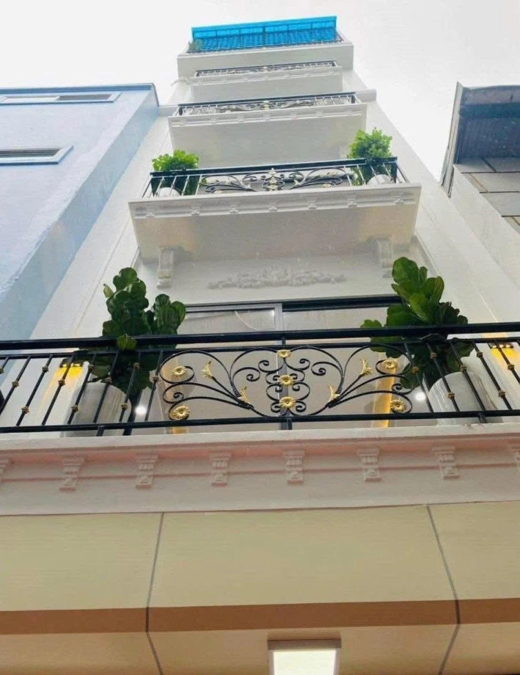 BÁN NHÀ PHỐ NGUYỄN CHÍ THANH - 6 TẦNG THANG MÁY - DIỆN TÍCH 35M2 - NHÀ MỚI Ở NGAY - NGÕ THÔNG