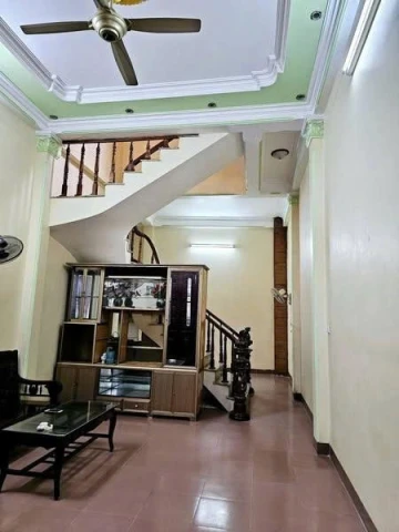 Cần bân căn nhà 2.5 tầng phường tân sơn