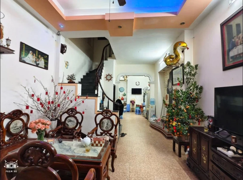 CẦN BÁN NHÀ TẠI ĐỐNG ĐA - Ô TÔ ĐỖ CỬA - GẦN ĐƯỜNG LỚN - 5 TẦNG