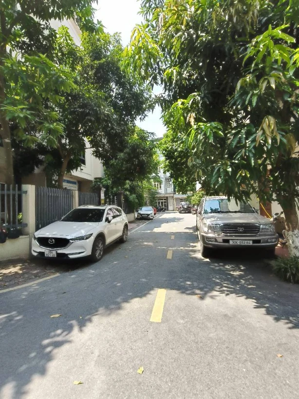 Bán nhà liền kề Mỗ Lao – Thanh Bình, Hà Đông  Diện tích 52m² – Mặt tiền 5m – Thiết kế 5 tầng hiện đại, gara ô tô, vỉa hè rộng ô tô tránh.