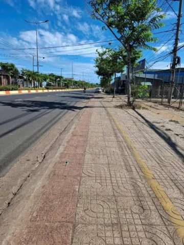 Bán lô đất mặt tiền Tỉnh Lộ 329 cách chợ đêm xã Xuyên Mộc 200m.