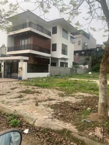 🔥🔥🔥Gấp lắm rồi , chủ rất đang cần tiền nên giảm giá cả trăm triệu đồng lô đất biệt thự 10 m mặt tiền sâu 25,2m .