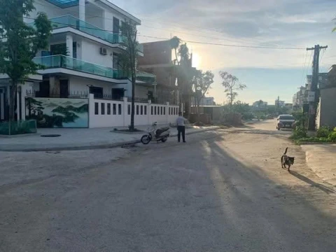 Em bán lô đất đối lưng phường lê lai