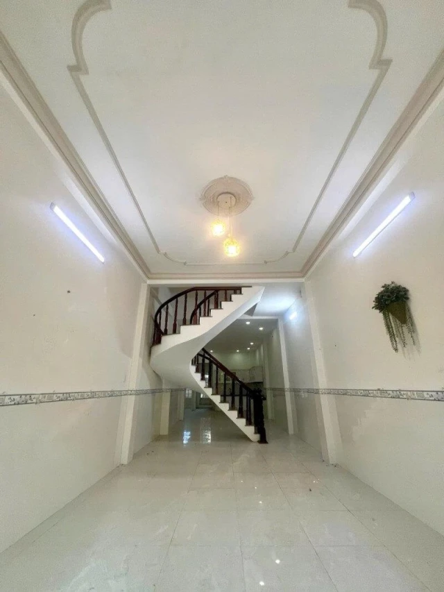 Chính Chủ bán gấp nhà mặt tiền Sơn Kỳ Tân Phú, DT 100m² SHR, giá chỉ 12.5 tỷ TL