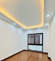 BÁN NHÀ KIM GIANG - NGÕ THÔNG - TIỆN ÍCH NGẬP TRÀN - 5M Ô TÔ - NHỈNH 8 TỶ