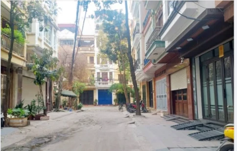 PHÂN LÔ VỈA HÈ #ĐỀN LỪ - 45m - 6 tầng - THANG MÁY