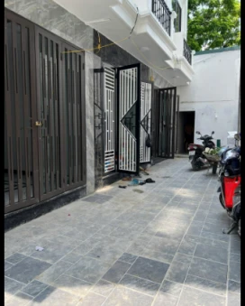 Nhà Nam Dư_sân rộng có thể đỗ cả chục xe máy_5 tầng_6,5 tỷ