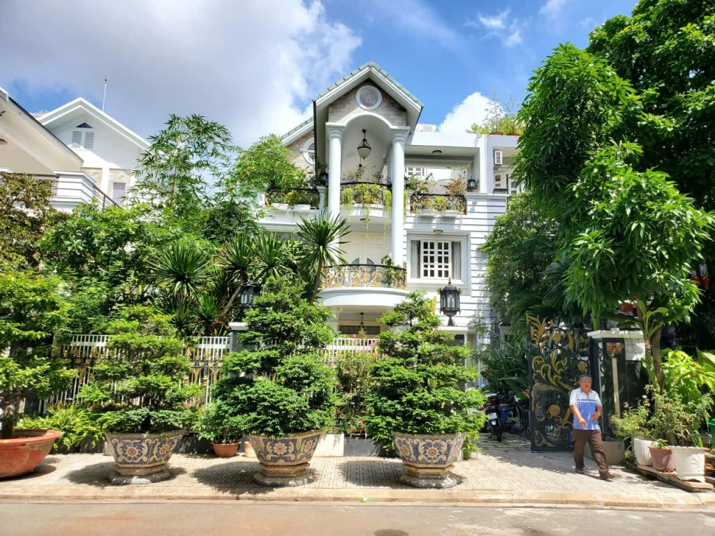 Chính Chủ Bán Mặt Tiền Đường 1, P.Bình Hưng, Q.Bình Chánh: DT 12x25m, Giá 65 Tỷ. Liên Hệ: 0981.699.932