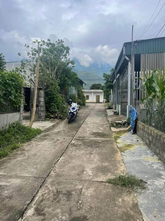 Tân uyên đúng 300tr có ngay mảnh đất 8x30 2 mặt đường đất thổ cư nhiều