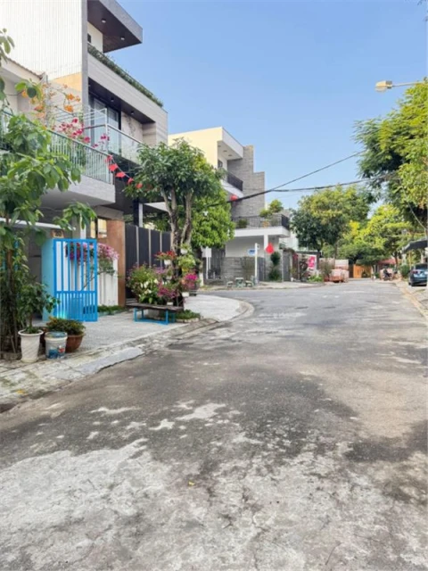 Chính Chủ Cần Bán Nhà 2 Tầng - Gần Thăng Long - Cẩm Lệ - Giá chỉ nhỉnh 5 tỷ