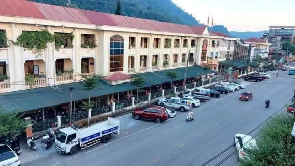 Chính chủ cần bán nhà  3 tầng đối diện công an thành phố trục chính đường Trần Phú.