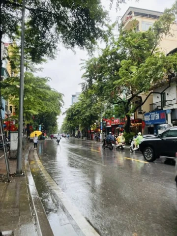 TRƯỚC NHÀ NGÕ RỘNG 2,5M, GẦN NGÃ 6 Ô CHỢ DỪA .