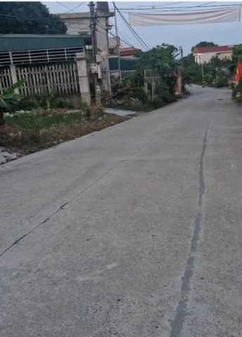 Em còn 1 lô trục chính đường đồi cao,Yên Bình. Tam Điệp