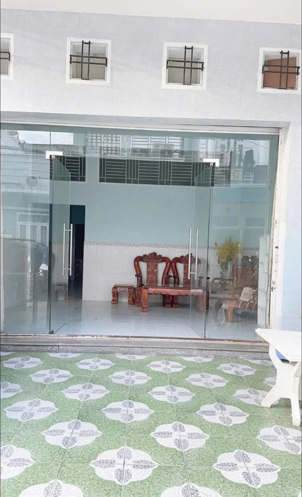 102. nhà 6 triệu 2 phòng ngủ gần trường An Khánh