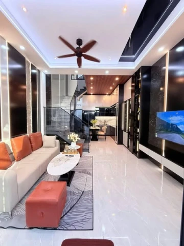 - Bán nhà 2 tầng lô góc 2 mặt kiệt full toàn bộ nội thất kiệt đường Hải Phòng . Nhà Kiệt thẳng 1 đường tới nhà