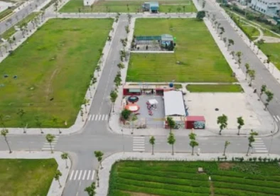 01 LÔ DUY NHẤT NHÌN THẲNG SANG CỔNG KCN TIỀN HẢI.