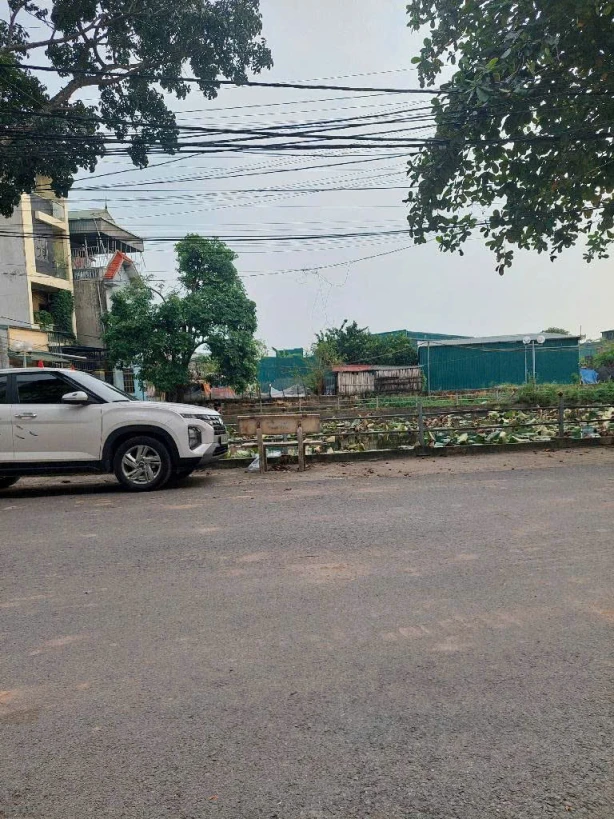 🚘🚘🚘ĐẤT ĐẠI  ÁNG -VỊ TRÍ ĐẸP NHẤT LÀNG ĐẠI ÁNG - Ô TÔ TRÁNH - KINH DOANH ĐA DẠNG - MẶT TIỀN RỘNG - THỬA ĐẤT VUÔNG VẮN TRƯỚC SAU -XÂY TÒA NHÀ VỪA Ở VỪA KINH DOANH NÂNG TẦM GIÁ TRỊ🚒🚒🚒