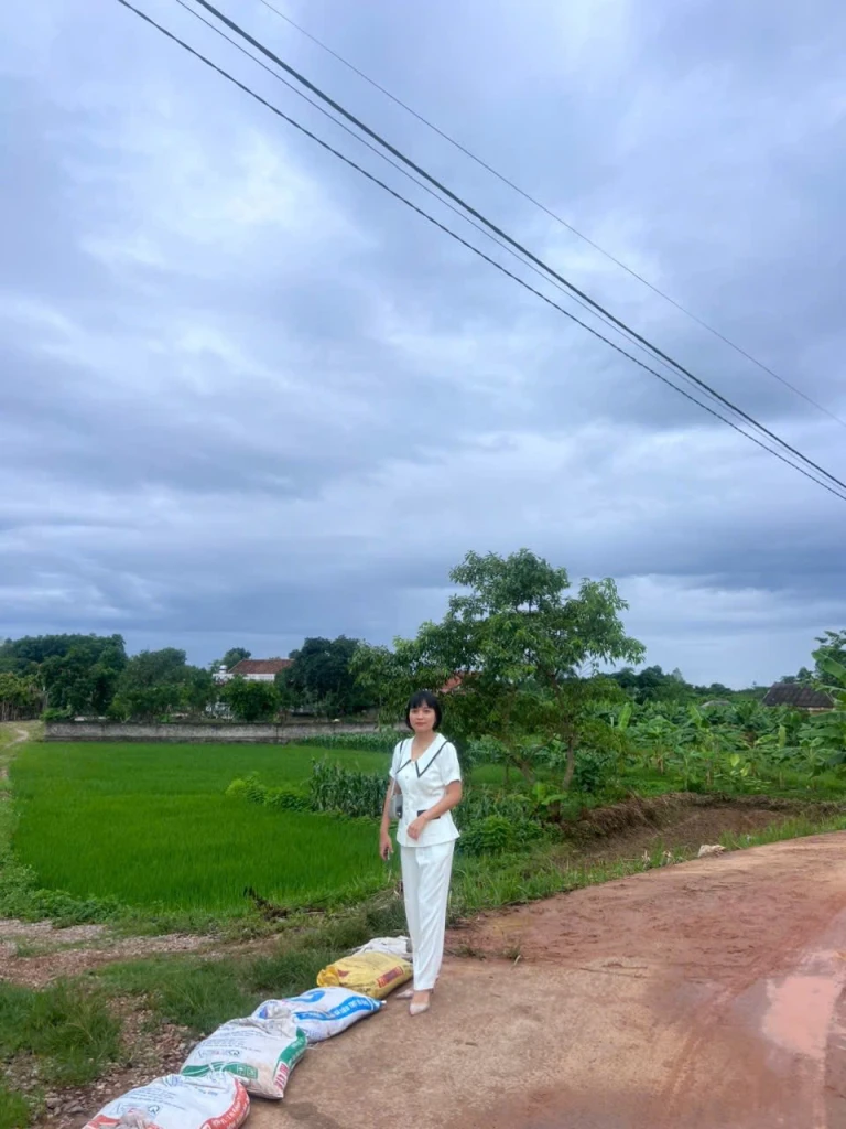 B á n vườn rộng có nhà kèm nội thất tại xã Phồn Xương, tỉnh Bắc Ninh.  B á n vườn rộng có nhà kèm nội thất tại xã Phồn Xương, tỉnh Bắc Ninh.