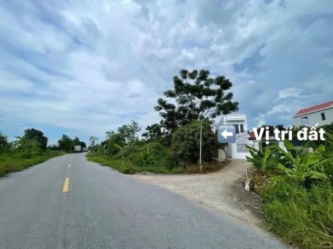 Cc cần bán lô đất 2 mặt tiền khu Phi mô đối diện đấu giá Tuân Luận