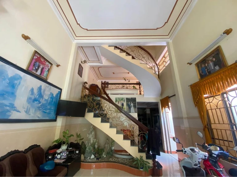 Chủ cần bán nhà 3 tầng đường Lạc long Quân nối dài sát kdc Bàu Cả