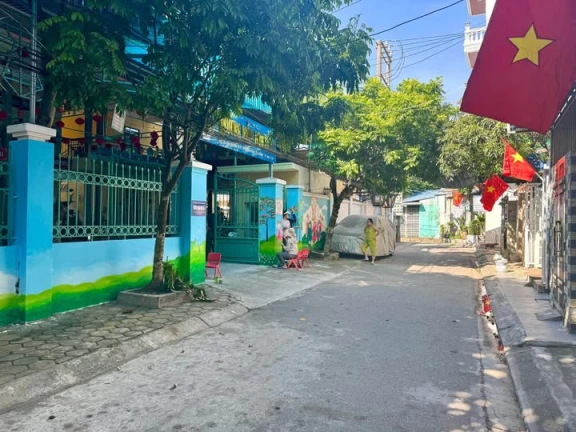 mảnh đất tặng nhà cấp 4 - mặt đường 19/5.