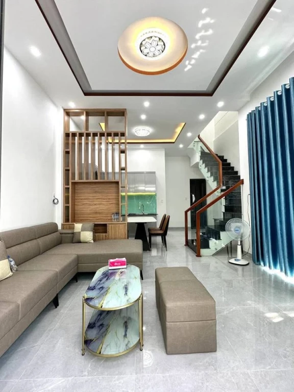 Nhà hẻm Nguyễn Tri Phương, P. Cẩm Thành, tỉnh Quảng Ngãi, nhà 2 mê mới 100%