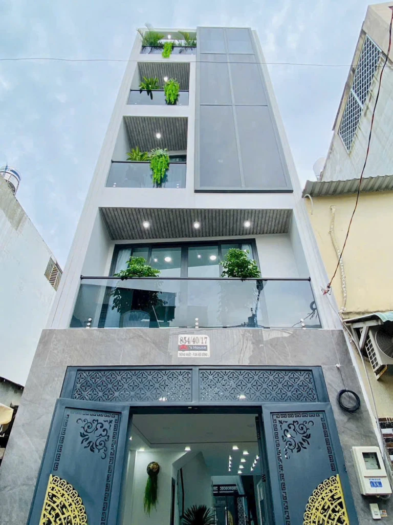 Chính chủ bán gấp nhà đẹp 3 tầng, hẻm ô tô thông,  nhà có thang máy ở đường Thống Nhất, GV, Gia chỉ 9.5 tỷ