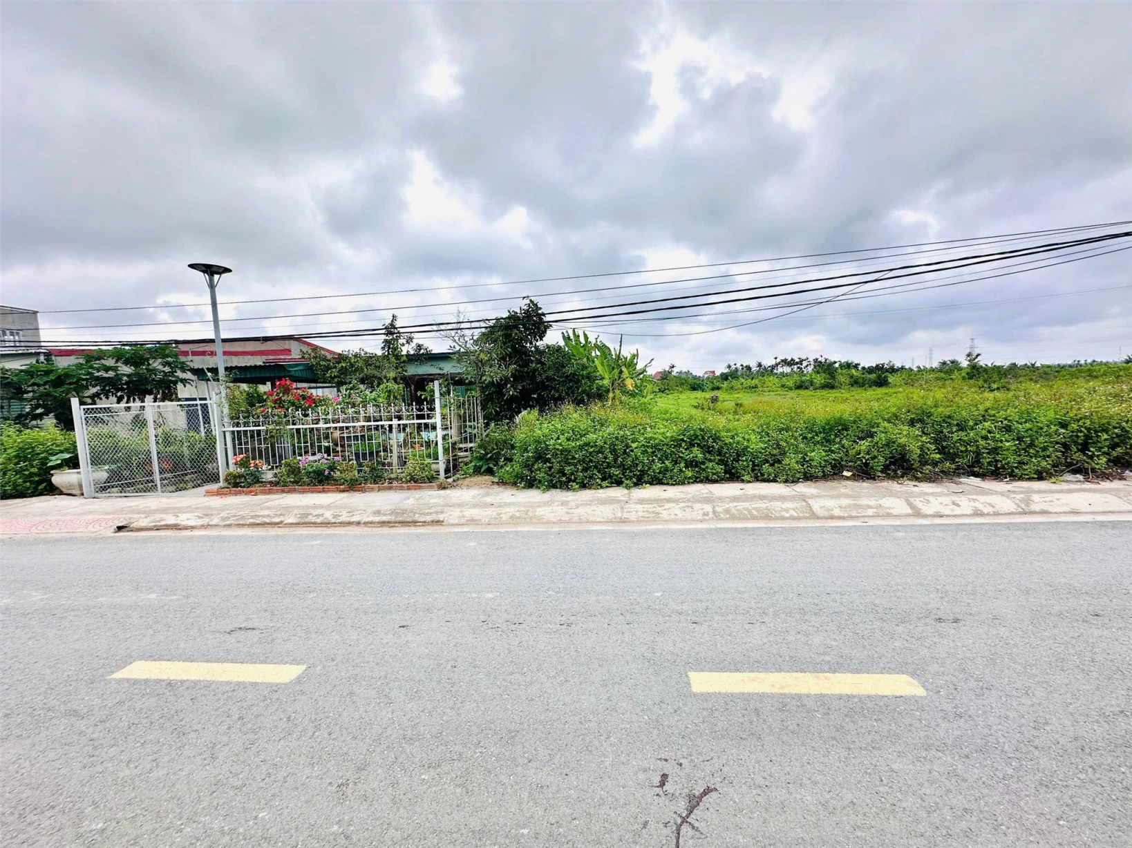 Lô đất mặt đường TDP Quyết Tiến - Hợp Đức diện tích rộng - ZALO 0567 222 555