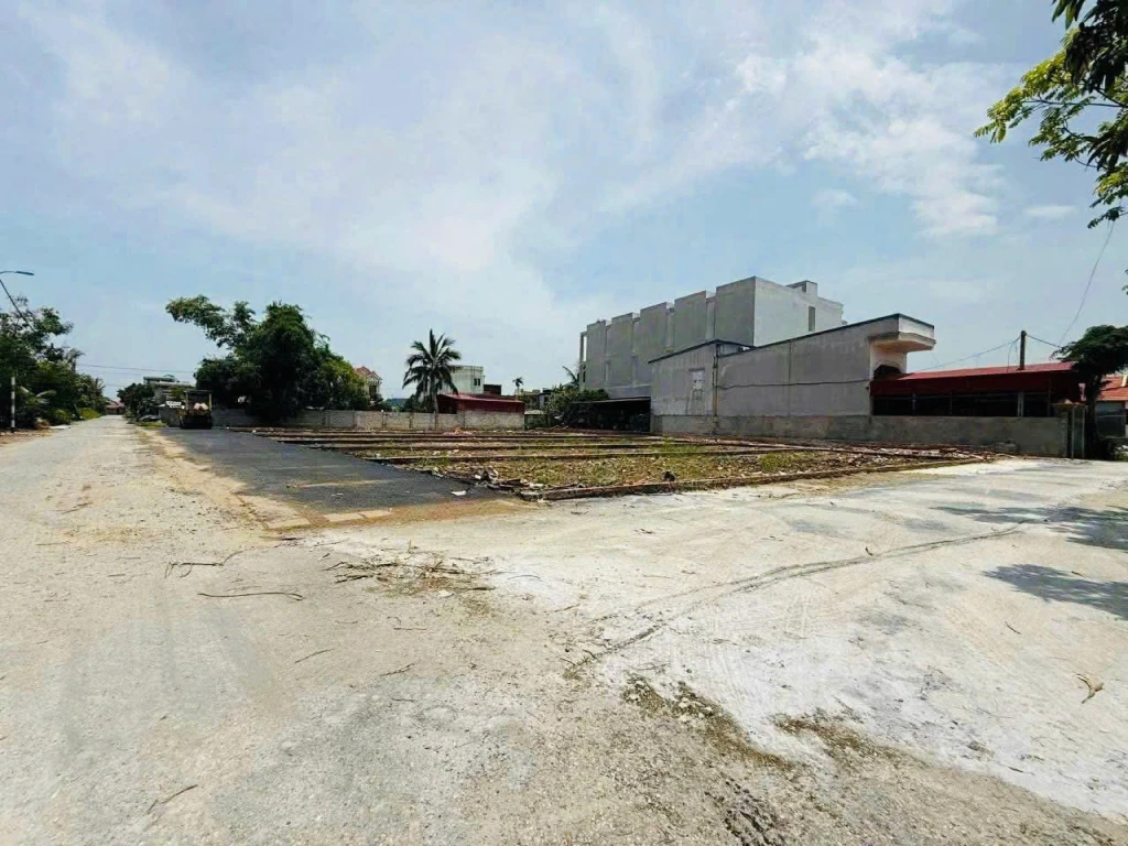 2.4x tỷ 76m2 Hải Thành Dương Kinh Zalo 0567222555