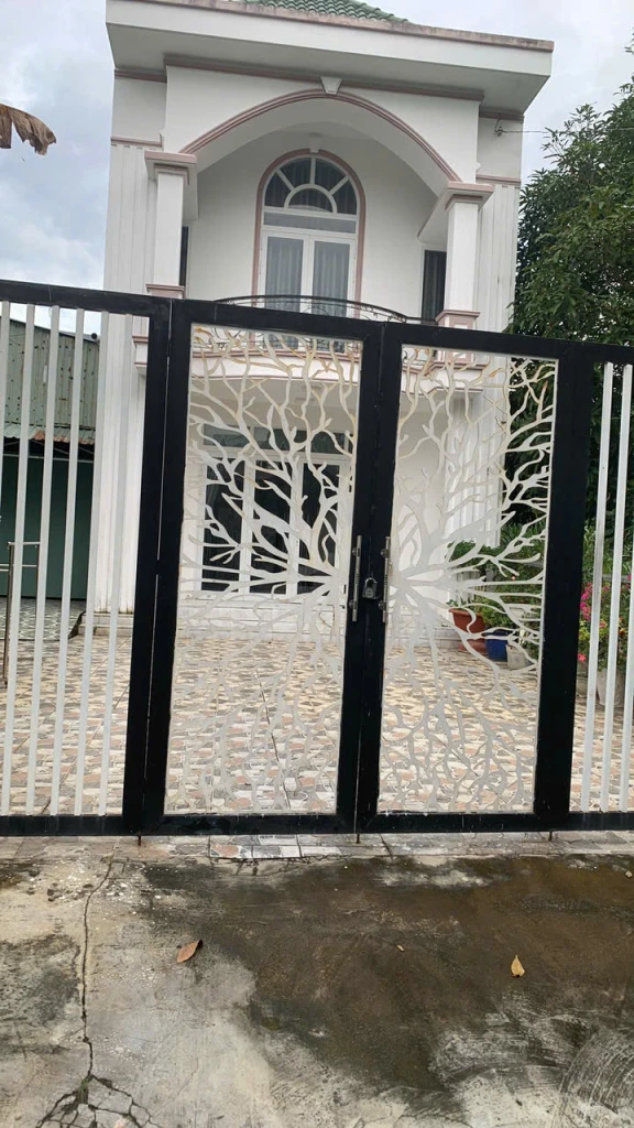 Chính chủ cần bán căn nhà (1 trệt, 1 lầu) . Đường Nguyễn mạnh Hùng . Chính chủ cần bán căn nhà (1 trệt, 1 lầu) . Đường Nguyễn mạnh Hùng .