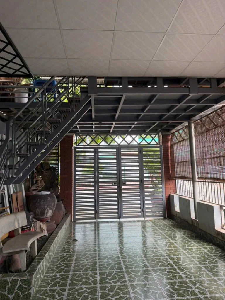 Căn nhà 1 trệt 2 lầu góc 2 MT số 248 Nguyễn Hữu Cảnh - P. Rạch Dừa
Dt : 121 m2 ( 5 x 24) Diện tích thực tế 140 m2, DTSD : 240 m2