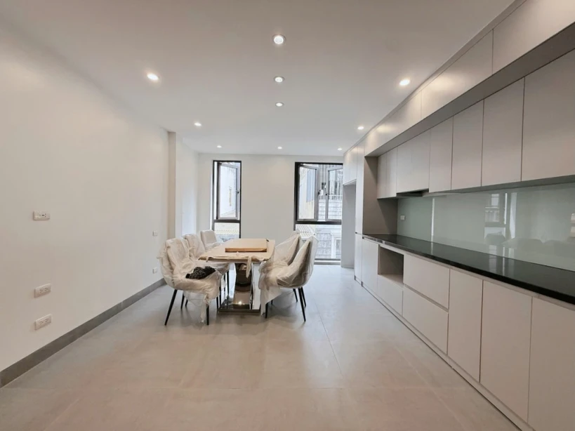 BÁN NHÀ NGUYỄN VĂN CƯ LONG BIÊN,THANG MÁY,OTO,FULL NỘI THẤT,46M NHỈNH 10 TỶ