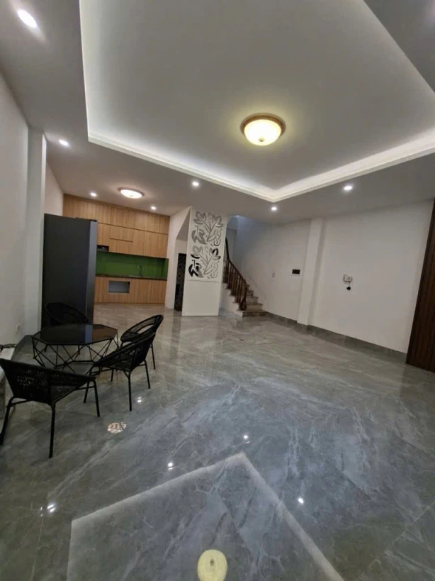 BÁN NHÀ GIA QUẤT, LONG BIÊN- DÂN XÂY- MT ĐẸP- 35M-NHỈNH 5 TỶ