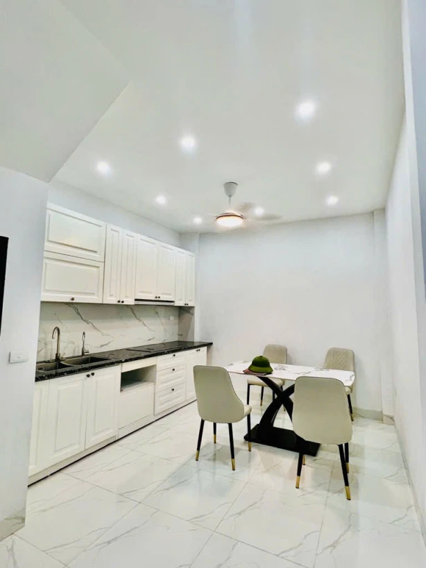 BÁN NHÀ GIA QUẤT LONG BIÊN-MT ĐẸP-DÂN XÂY-36M-NHỈNH 5 TỶ(TL)