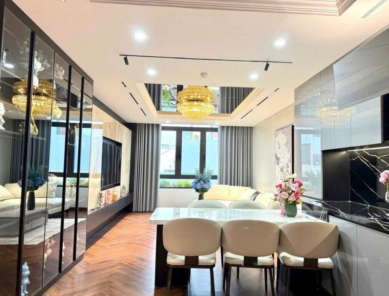 BÁN NHÀ ĐẸP NGUYỄN VĂN LINH LONG BIÊN, THANG MÁY-MỚI TINH- OTO TRÁNH-55M NHỈNH 9 TỶ(TL)