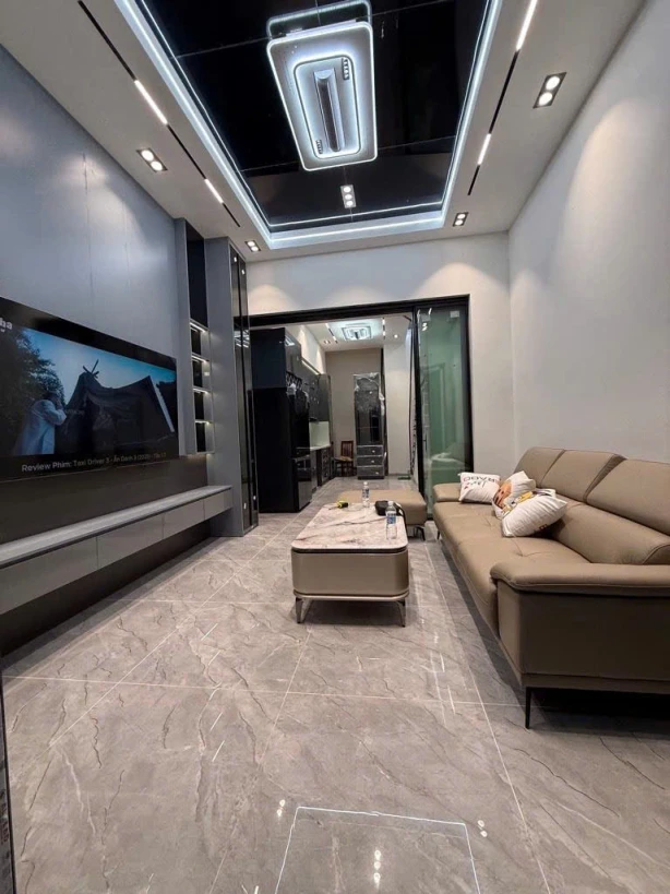 BÁN NHÀ NGỌC THUỴ LONG BIÊN,OTO ĐỖ CỔNG,,DÂN XÂY,FULL NỘI THẤT,52M NHỈNH 13 TỶ