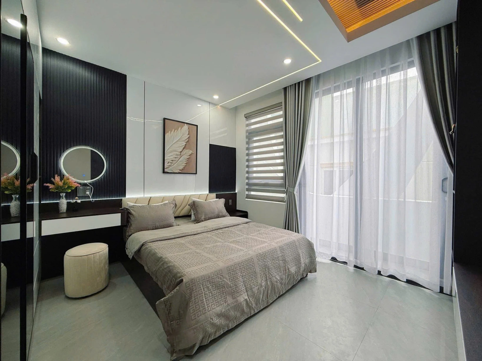 BÁN NHÀ NGUYỄN SƠN LONG BIÊN,OTO ĐỖ CỬA,FULL NỘI THẤT,30M RA PHỐ, 50M