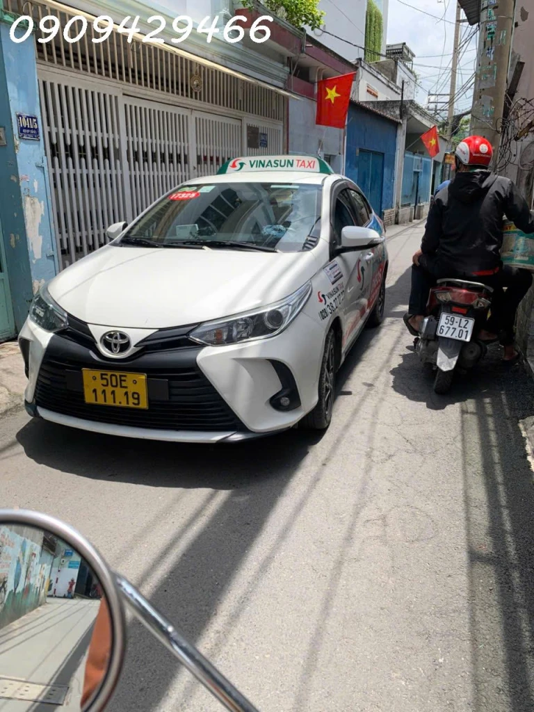 NHÀ QUẬN 7- MẶT TIỀN HẺM XE HƠI - CHỈ 2,99 TỶ - KINH DOANH MUA BÁN TỐT- 3 TẦNG KIÊN CỐ.