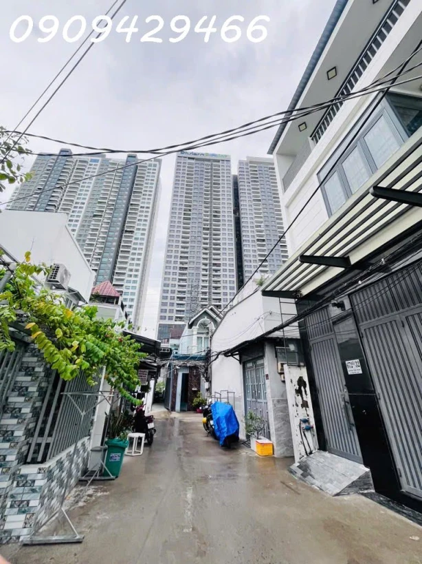 NHÀ PHỐ HIẾM - CẠNH PHÚ MỸ HƯNG Q7- 2 MẶT TIỀN HẺM 5M- SỔ HỒNG RIÊNG VUÔNG VỨC- 4 PHÒNG NGỦ- CHỈ 6,9 T.Ỷ