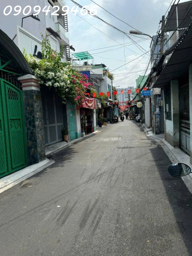 NHÀ TRUNG TÂM QUẬN 7- HẺM XE HƠI THÔNG 5M - GẦN ĐẠI HỌC MAKETING - 2 TẦNG VÔ Ở NGAY - DT 45M2-- THIẾT KẾ ĐỘC ĐÁO-