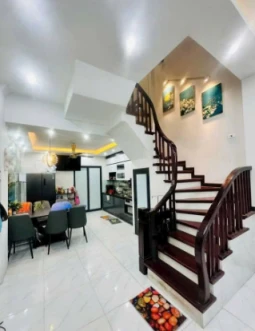 NHÀ 3 TẦNG Ở NGAY – CAO LỖ, ĐÔNG ANH