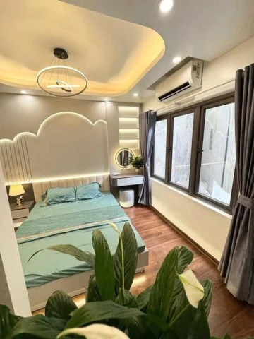 chính chủ bán nhà Kim Mã - Nhà mới 30m2 x 5 tầng - 3 ngủ full nội thất - 30m ra chợ - 550m ra phố - 6,46 tỷ.