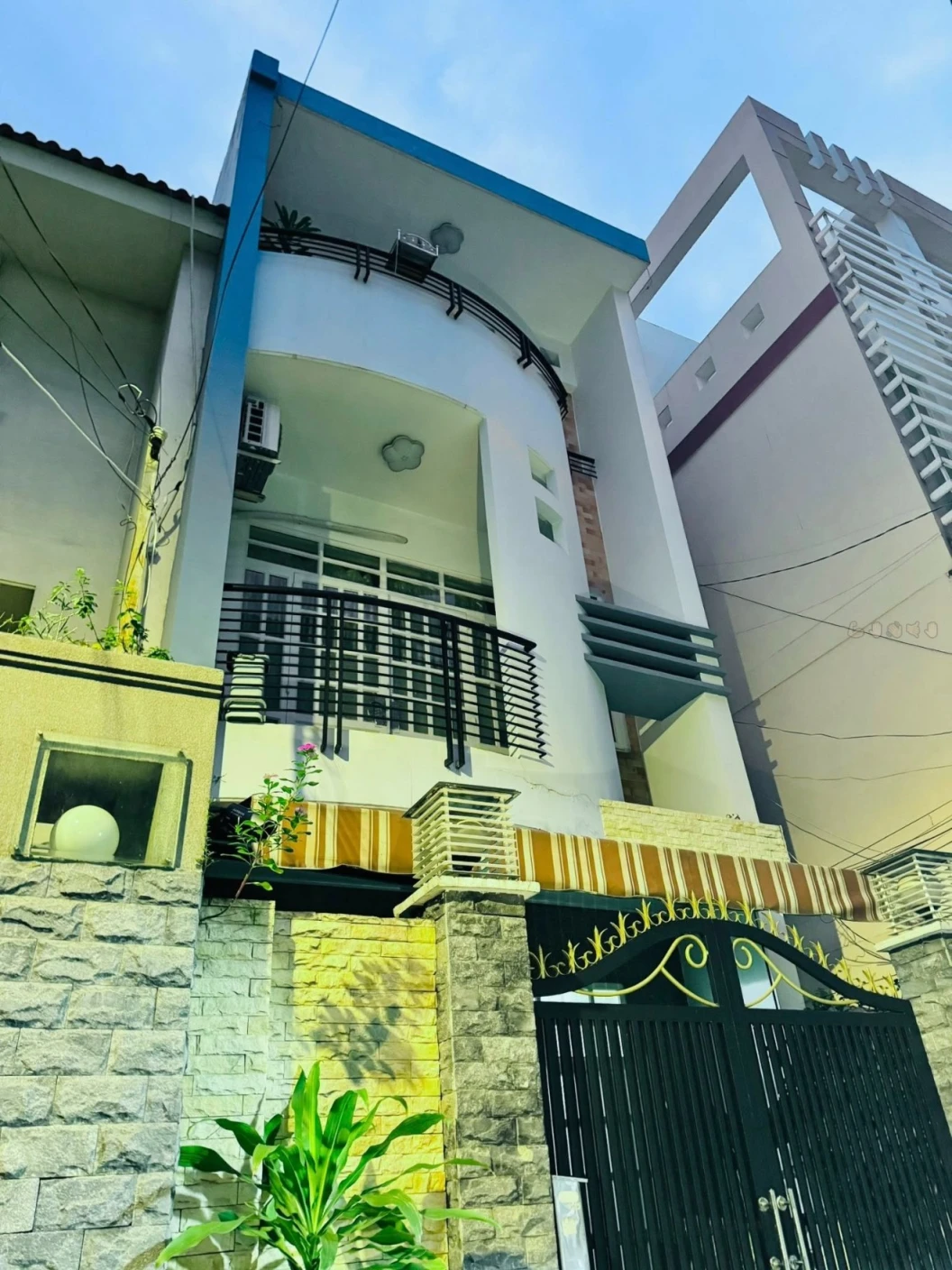 NHÀ PHÚ NHUẬN – HẺM XE HƠI – 70M² – 3 TẦNG – 4PN – CHỈ 8 TỶ 98