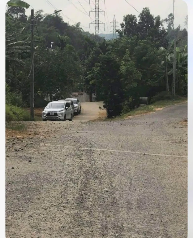 Em cần bán gấp lô đất nhà vườn nhỏ xinh hơn 1200m, thổ cư 400m.