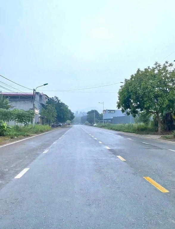 Chủ cần bán gấp lô đất đường tổ 7 . Diện tích 4,5×20m. Vuông vắn